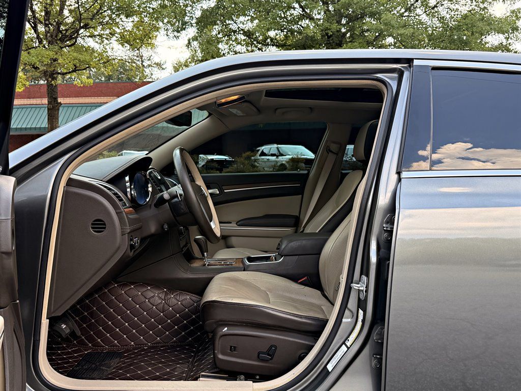 Used 2012 Chrysler 300 C Luxury Series w/ 19-Premium Speaker Group RWD image 9