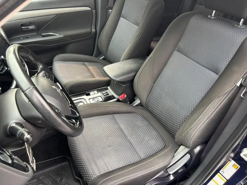 Used 2018 Mitsubishi Outlander SEL AWD/4WD image 11