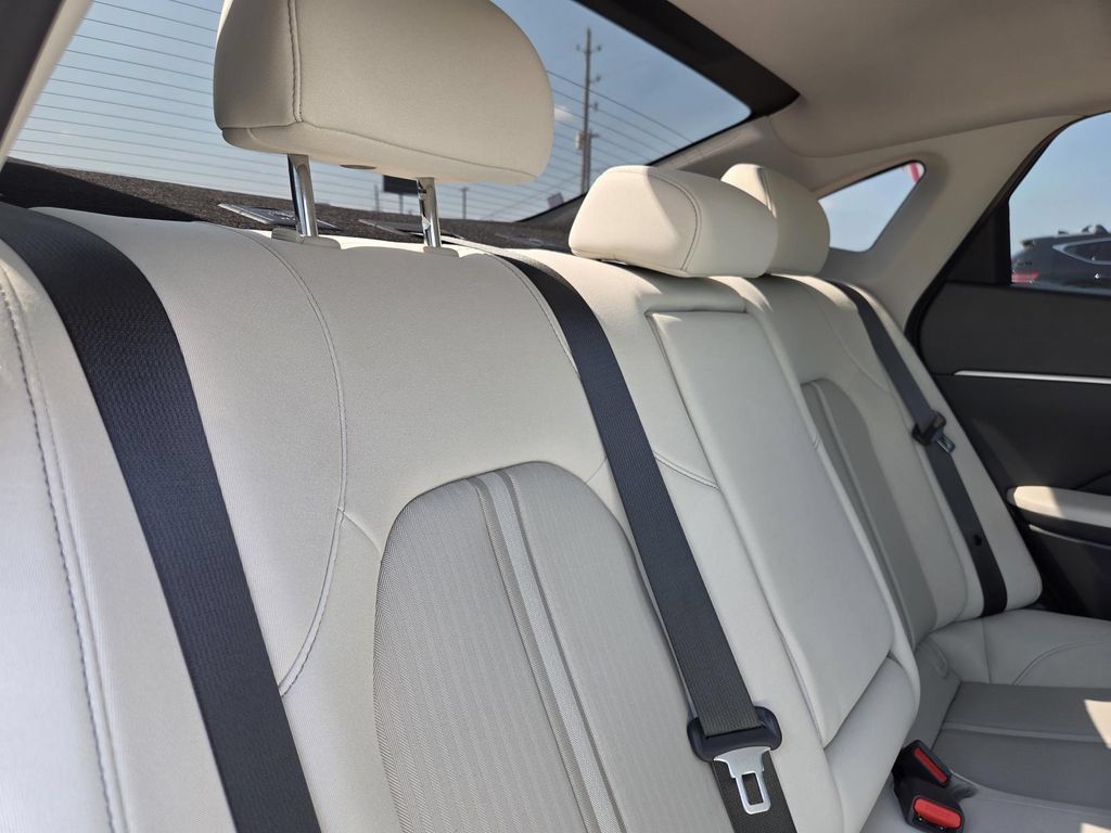 Used 2024 Hyundai Sonata SEL FWD image 28