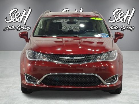 Used 2017 Chrysler Pacifica Touring-L FWD image 13