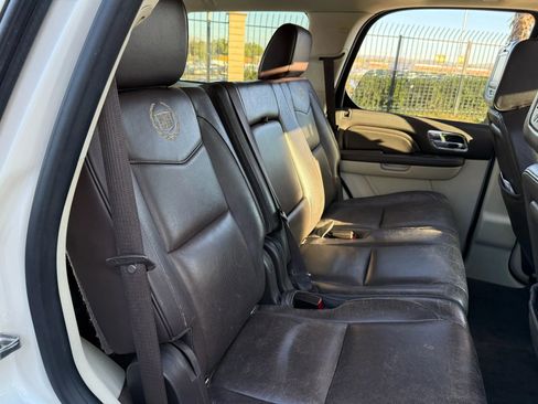 Used 2013 Cadillac Escalade Platinum image 29