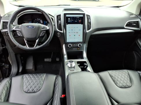Used 2024 Ford Edge Titanium image 14