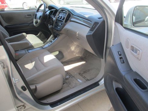 Used 2003 Toyota Highlander Limited FWD image 21