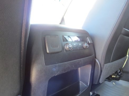 Used 2019 Chevrolet Suburban LT image 15