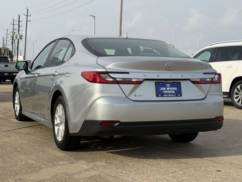 Used 2026 Toyota Camry LE FWD image 4