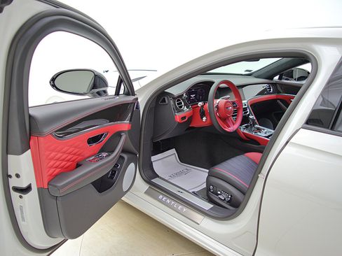 Certified 2023 Bentley Flying Spur S V8 image 37