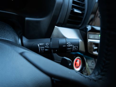 Used 2025 Honda Odyssey Touring image 25