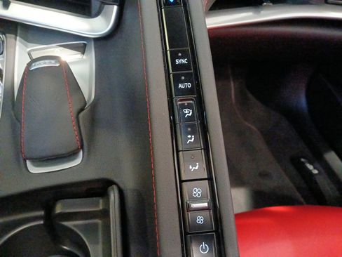 Used 2024 Chevrolet Corvette Stingray Convertible w/ Z51 Performance Package image 13