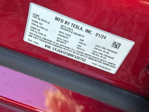Used 2024 Tesla Model S image 28