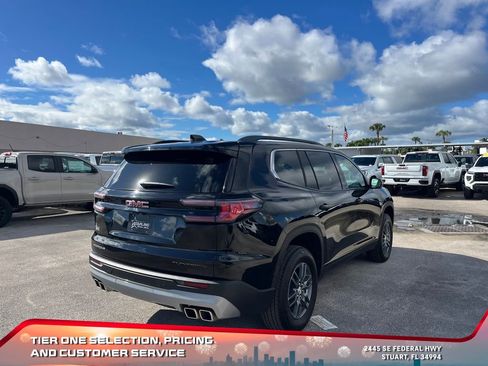 Used 2025 GMC Acadia Elevation image 7