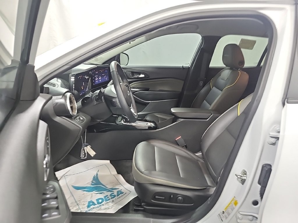 Used 2025 Chevrolet Trax ACTIV FWD image 5