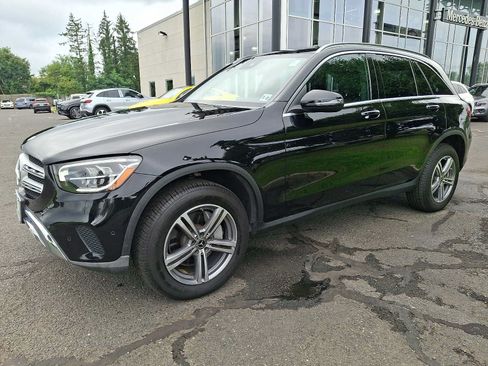 Used 2022 Mercedes-Benz GLC 300 4MATIC image 2