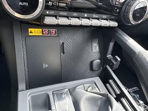 New 2026 Toyota Tacoma Limited AWD/4WD image 18