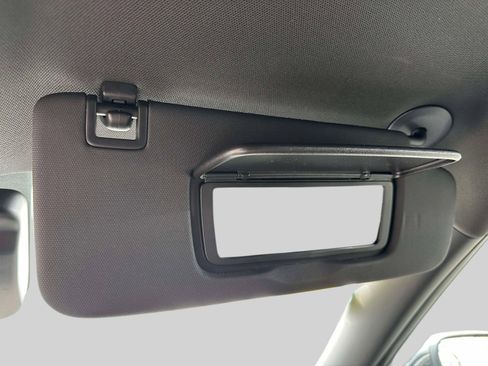 Used 2025 Chevrolet Trax RS w/ Driver Confidence Package image 33