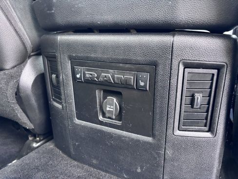 Used 2015 RAM 1500 Laramie w/ Convenience Group image 42