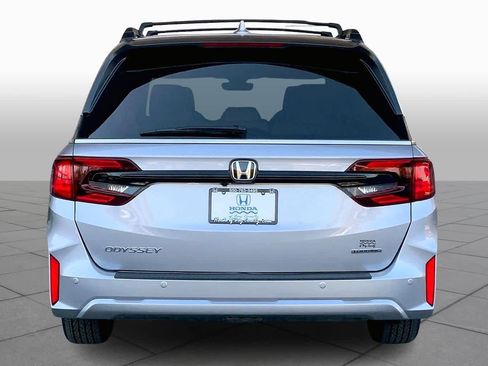 Used 2025 Honda Odyssey Touring image 4