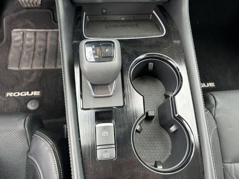 Used 2024 Nissan Rogue Platinum w/ Platinum Premium Package image 10