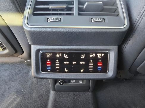 Used 2020 Audi e-tron Premium Plus image 30