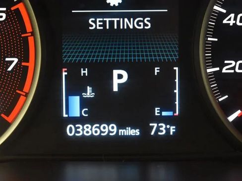 Used 2024 Mitsubishi Eclipse Cross SE image 32