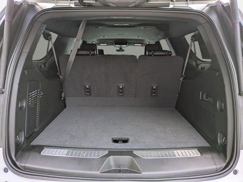 Used 2021 Chevrolet Suburban High Country image 13