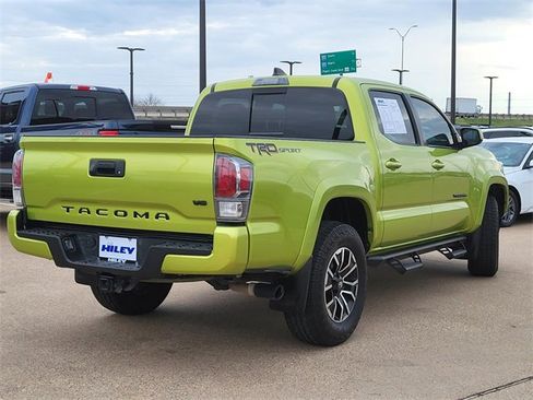 Used 2023 Toyota Tacoma TRD Sport image 4