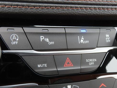 New 2026 Chrysler Pacifica Pinnacle w/ Trailer Tow Group image 15