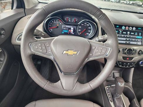 Used 2017 Chevrolet Cruze Premier FWD image 19