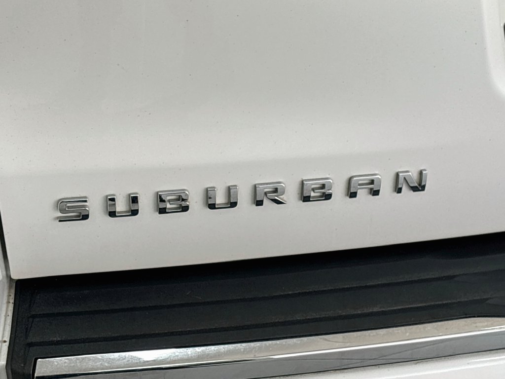 Used 2019 Chevrolet Suburban Premier w/ Premier Plus Edition AWD/4WD image 10