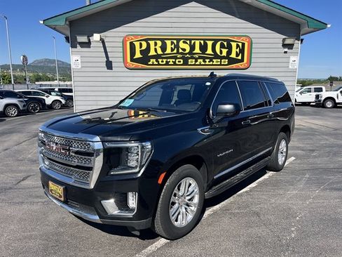 Used 2023 GMC Yukon XL SLT AWD/4WD image 1