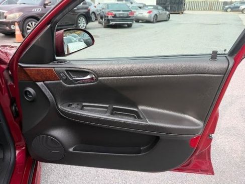 Used 2011 Chevrolet Impala LT w/ Luxury Edition Package image 33