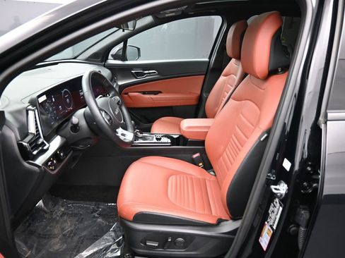 Certified 2025 Kia Sportage SX image 19