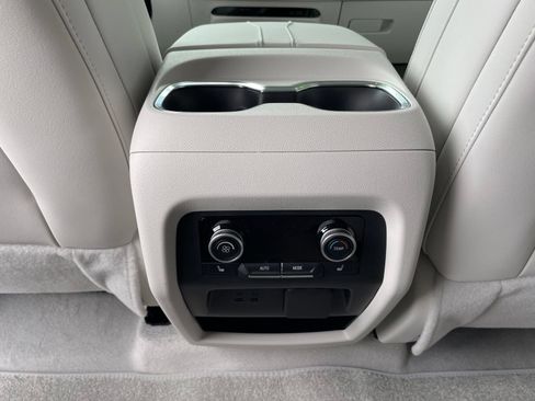 New 2026 Buick Enclave Avenir w/ Super Cruise Package FWD image 33
