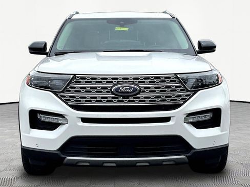 Used 2021 Ford Explorer Limited w/ Equipment Group 301A AWD/4WD image 2