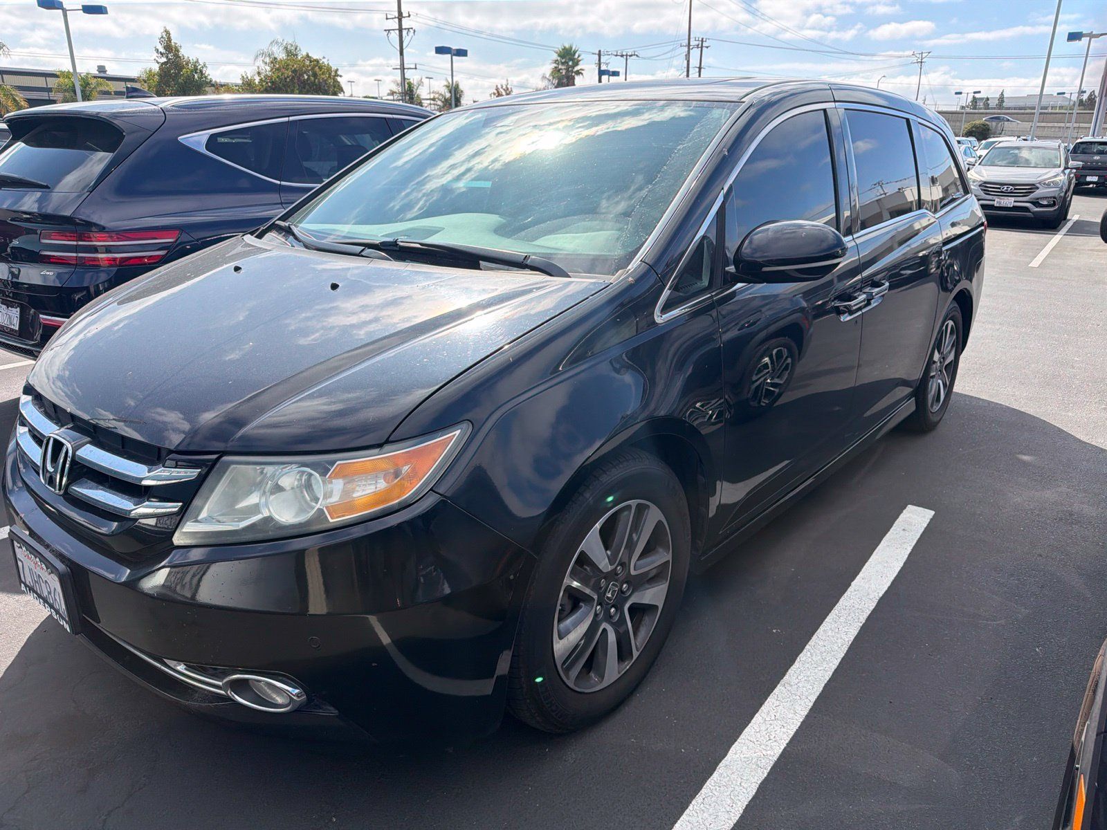 Used 2015 Honda Odyssey Touring Elite image 1