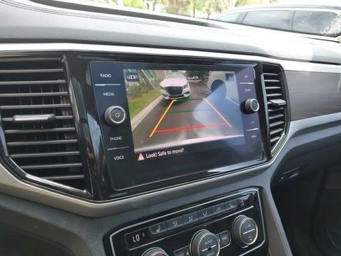 Used 2022 Volkswagen Atlas SE w/ Panoramic Sunroof Package image 29