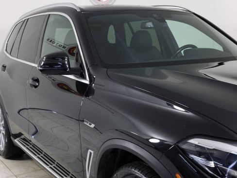 Used 2022 BMW X5 xDrive45e w/ Climate Comfort Package image 38