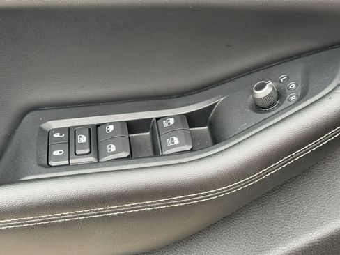 Used 2023 Jeep Grand Cherokee L Laredo image 26