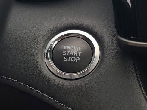 Used 2023 Toyota Highlander XLE image 28