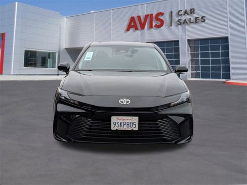 Used 2025 Toyota Camry LE image 2