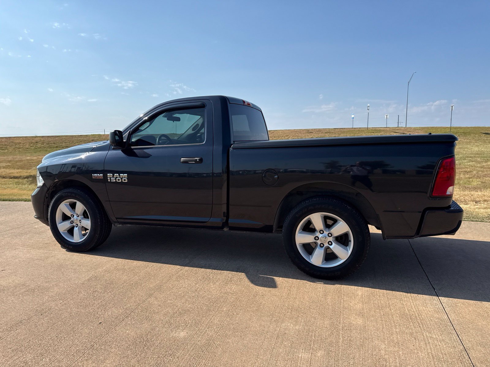 Used 2013 RAM 1500 Express RWD image 16