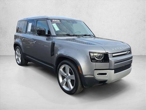 Used 2024 Land Rover Defender 110 SE image 3