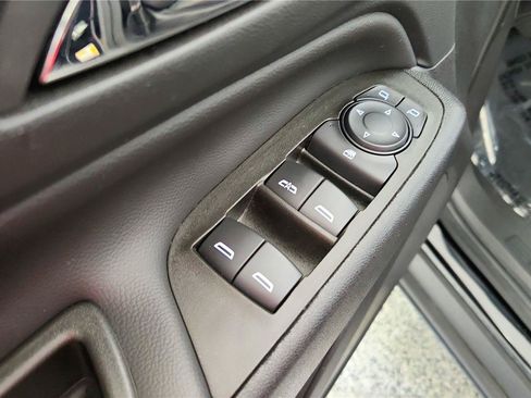 Used 2023 Chevrolet Equinox LT FWD image 29
