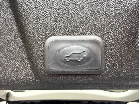 Used 2016 Buick Enclave Leather AWD/4WD image 7