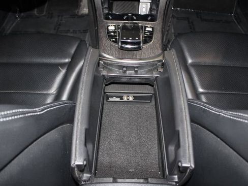 Used 2019 Mercedes-Benz C 300 4MATIC Sedan image 30