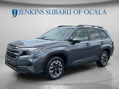 Used 2025 Subaru Forester Premium AWD/4WD image 7