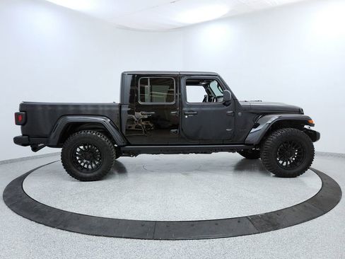 Used 2025 Jeep Gladiator Sport image 6
