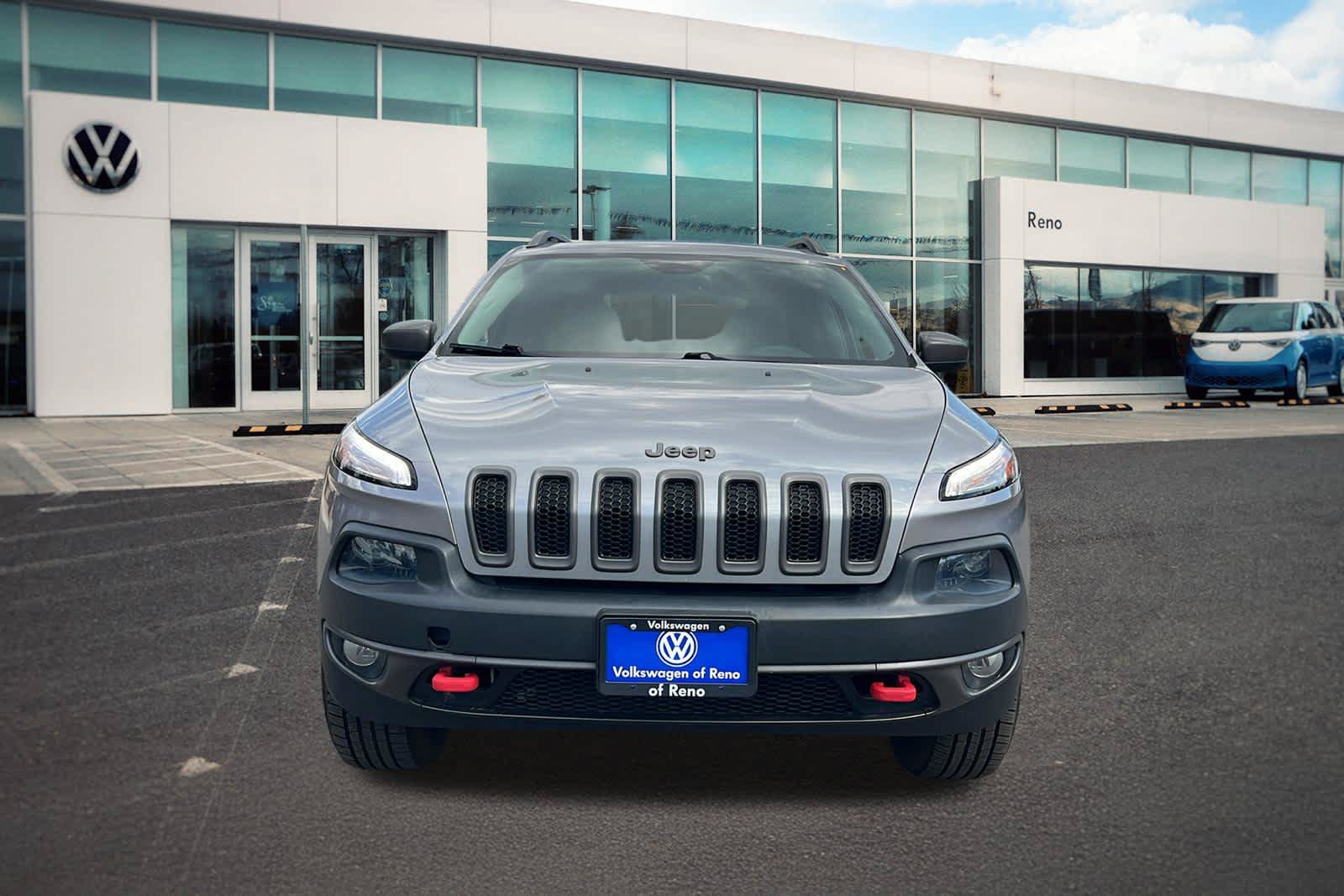 Used 2014 Jeep Cherokee Trailhawk w/ Comfort/Convenience Group AWD/4WD image 2