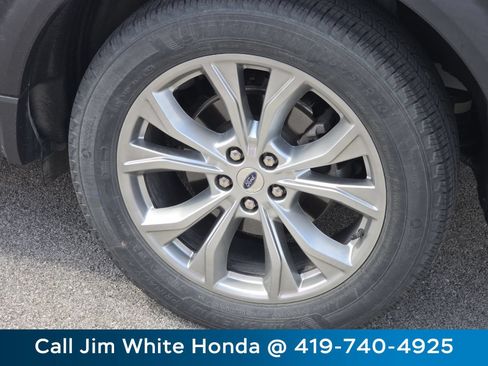 Used 2021 Ford Explorer Limited w/ Equipment Group 301A AWD/4WD image 13