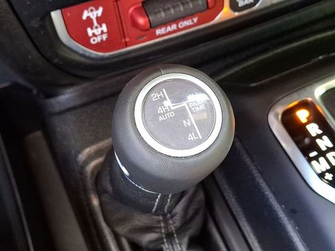 Used 2024 Jeep Wrangler Unlimited Rubicon 4xe AWD/4WD image 23