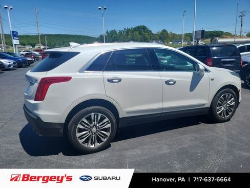 Used 2017 Cadillac XT5 Premium Luxury AWD/4WD image 4